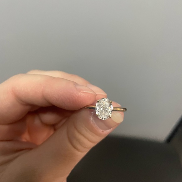 Elegant 10k Gold and Crushed Ice Oval Moissanite Ring - Picture 2 of 6